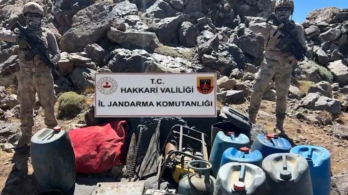 Bakan Yerlikaya açıkladı: 10 ilde terör örgütüne dev operasyon