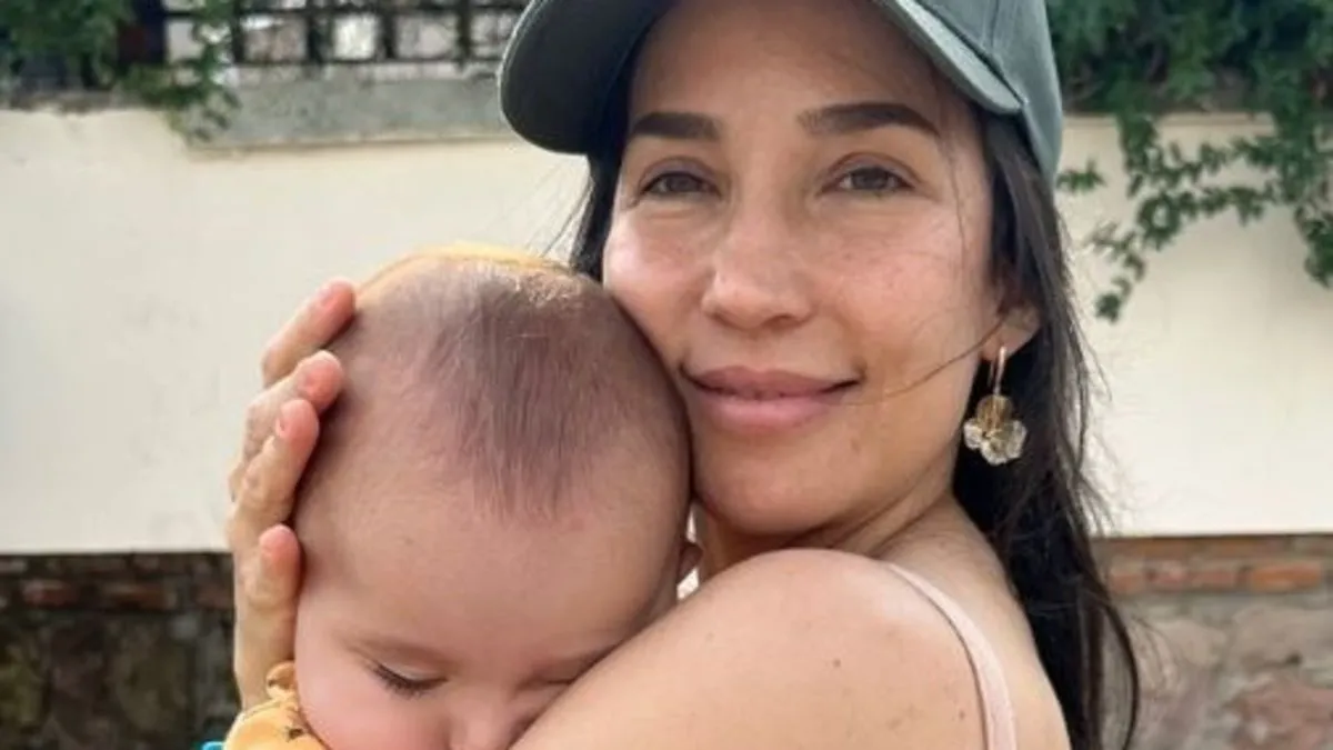 İpek Açar’dan minik oğlu Ömer ile kalpleri ısıtan poz! “Bakmayın güldüğümüze bugün aşı günü”