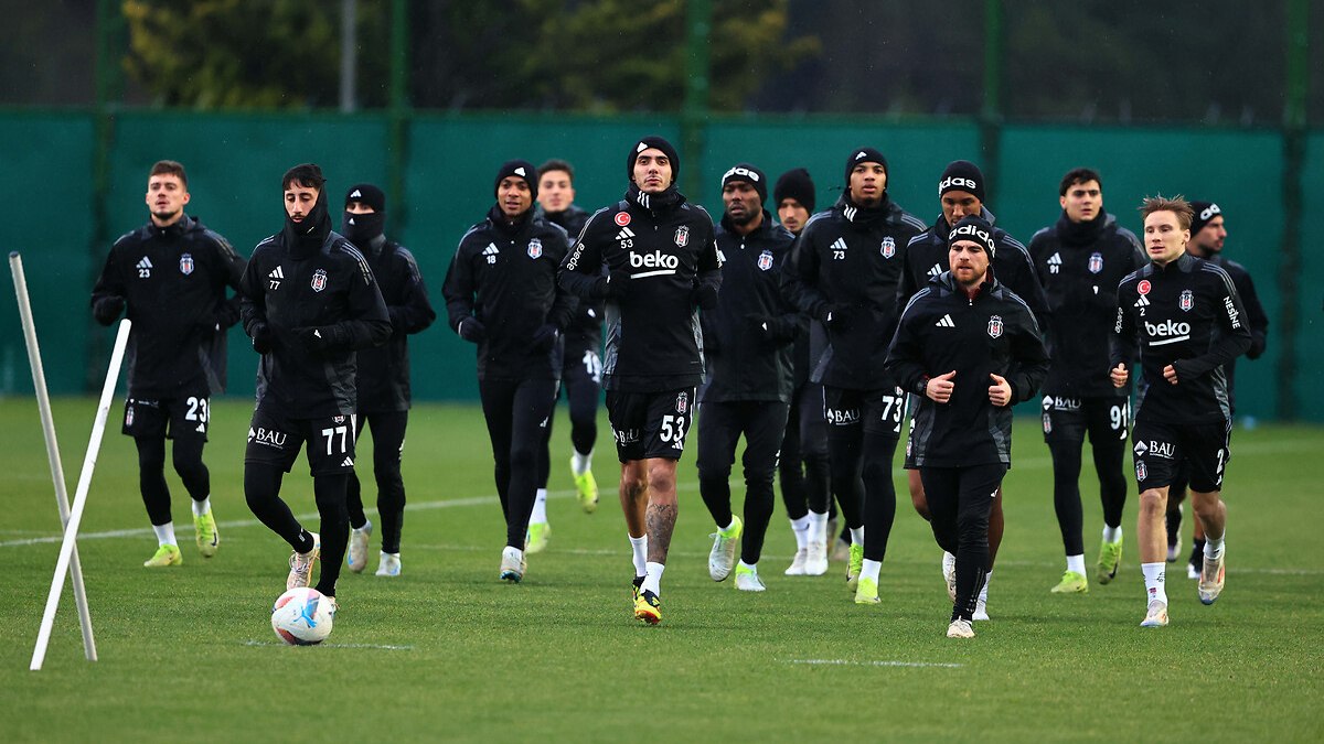 Beşiktaş’ta 7 isim için ayrılık kararı