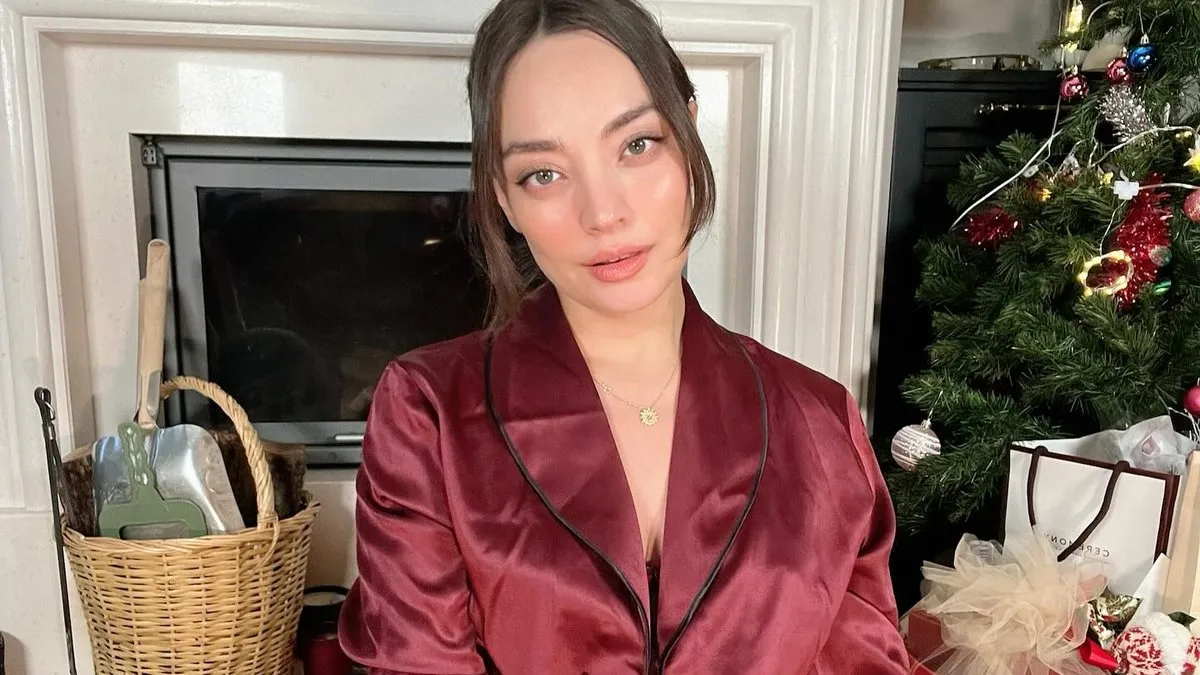 Zeynep Tuğçe Bayat doğuma günler kala bebeklerinin ismini açıkladı! İşte hayranlarını şaşırtan isim tercihi…