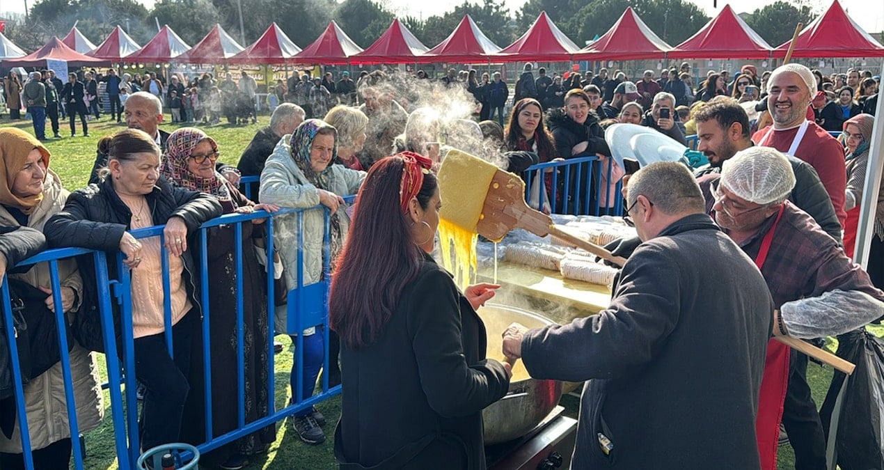 1 ton mıhlama dağıtıldı: 500 metre kuyruk oluştu