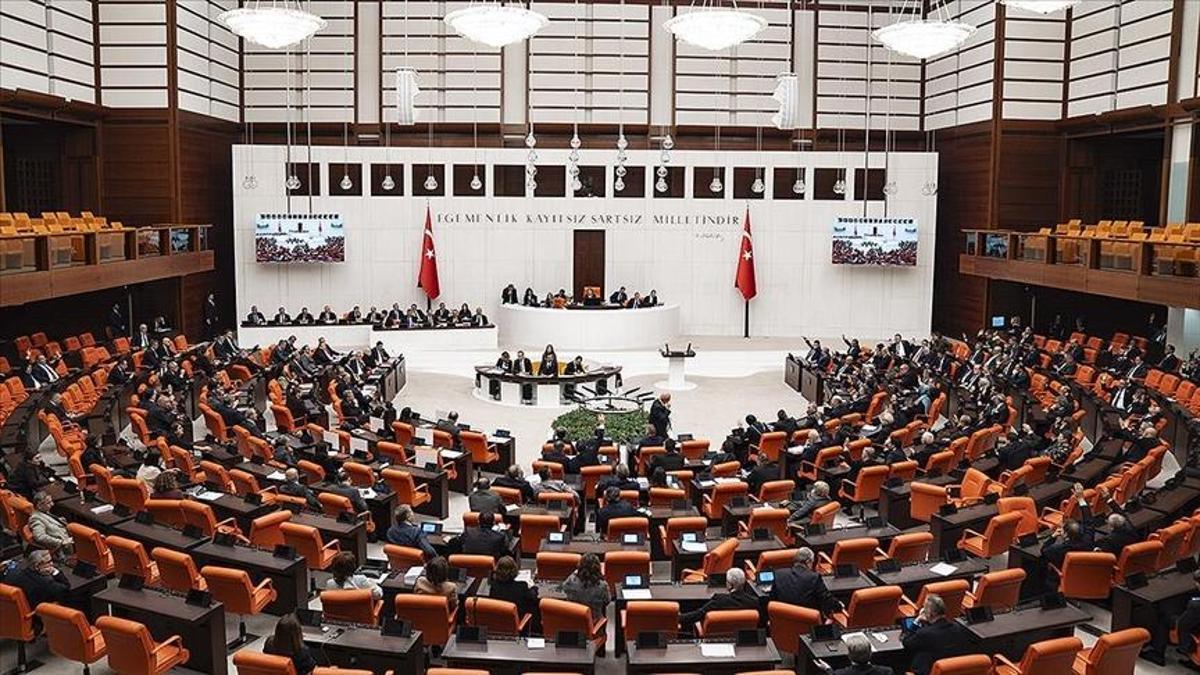 AK Parti TBMM Grubu’ndan Cumhurbaşkanı Erdoğan ve ailesine yönelik hakaretlere tepki